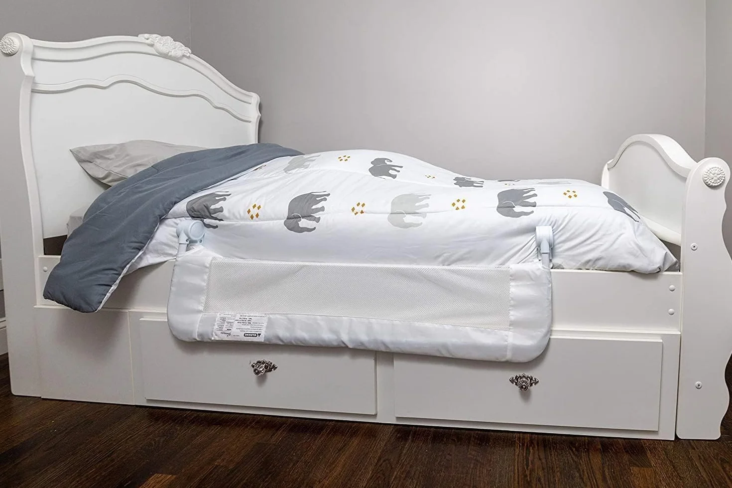 Barierka do łóżka Dreambaby Maggie - łóżka podtynkowe i płaskie, o szerokości 110 cm i wysokości 50 cm